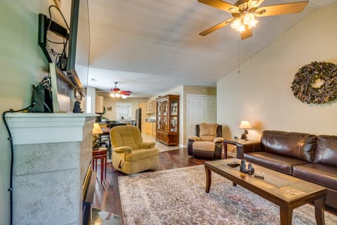 Pigeon Forge Home w/ Screened Porch, 3 Mi to Town! House in Pigeon Forge