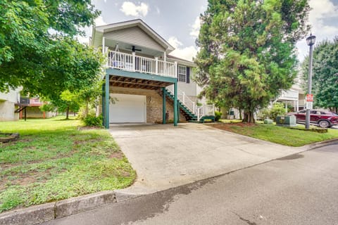 Pigeon Forge Home w/ Screened Porch, 3 Mi to Town! House in Pigeon Forge