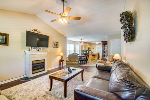 Pigeon Forge Home w/ Screened Porch, 3 Mi to Town! House in Pigeon Forge