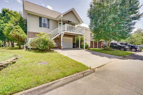 Pigeon Forge Home w/ Deck & Hot Tub Near Town! House in Pigeon Forge