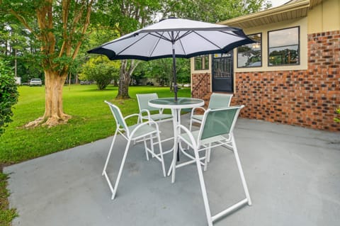Sunroom + Patio: Myrtle Beach Escape Near Golfing! House in Carolina Forest