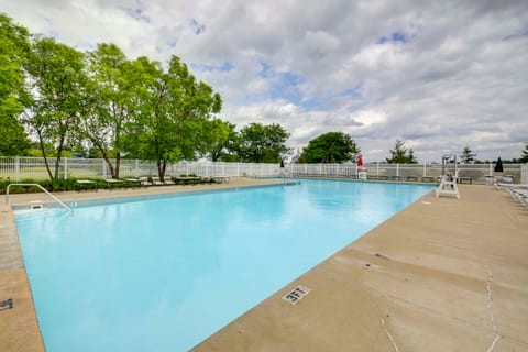 Camby Home w/ 3 Living Areas & Community Pool! House in Indianapolis