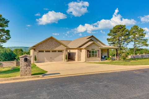 Russellville Home Near Hiking + Lake Access! House in Russellville