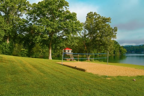 Lakefront Sharps Chapel Retreat w/ Boat Dock! House in Norris Lake