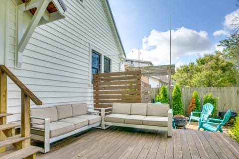 Charming Louisville Retreat w/ Patio & Fireplace! House in Louisville