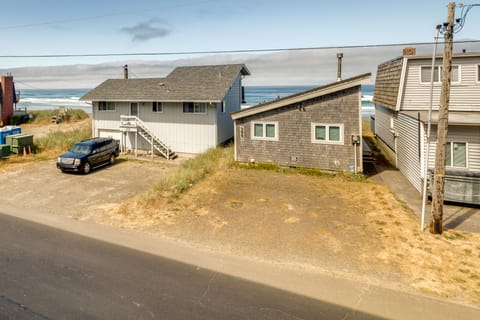 Rockaway Beach Vacation Rental Near Beach Access! Apartment in Rockaway Beach