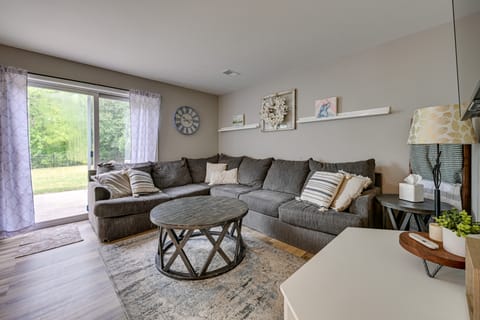 Dog-Friendly Baraboo Vacation Rental w/ Yard! Apartment in West Baraboo