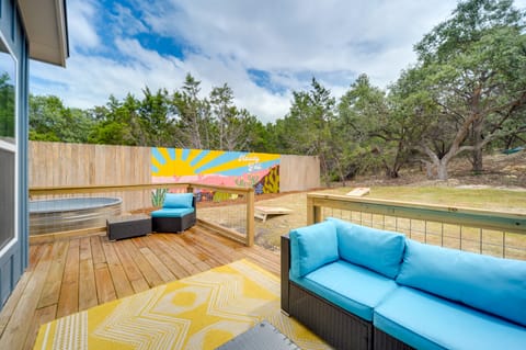 Canyon Lake Oasis: Backyard & Wraparound Deck! House in Canyon Lake