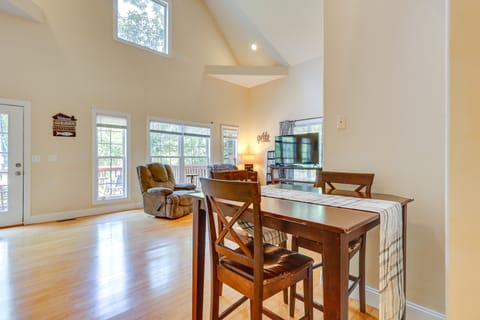 Secluded Alabama Retreat - Lewis Smith Lake Access House in Lewis Smith Lake