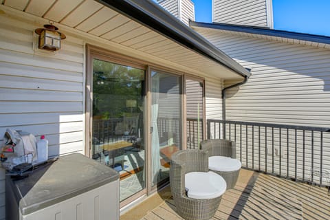 Hot Springs Condo on Lake Hamilton w/ Views! Apartment in Lake Hamilton