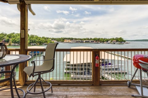 Lake Views + Pool Access: Condo in Osage Beach! Apartment in Osage Beach