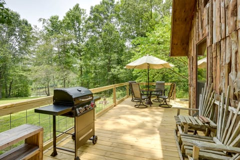 Cozy Georgia Abode w/ Deck, Fire Pit & Lake Access Apartment in Alabama