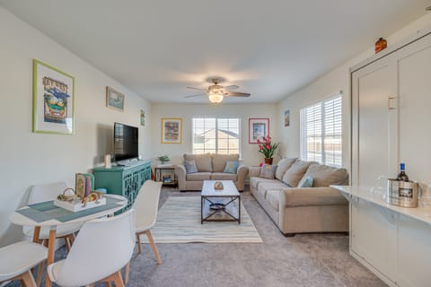 12 Mi to Reno: Hot Tub Haven in Sparks! Apartment in Reno