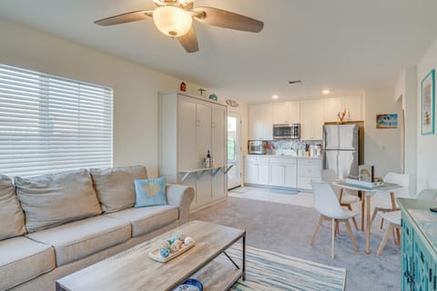 12 Mi to Reno: Hot Tub Haven in Sparks! Apartment in Reno