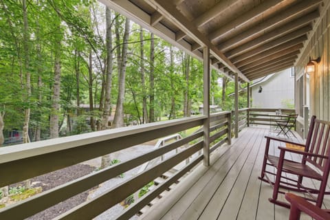 Maggie Valley Mountain Escape w/ Fire Pit & Deck House in Maggie Valley