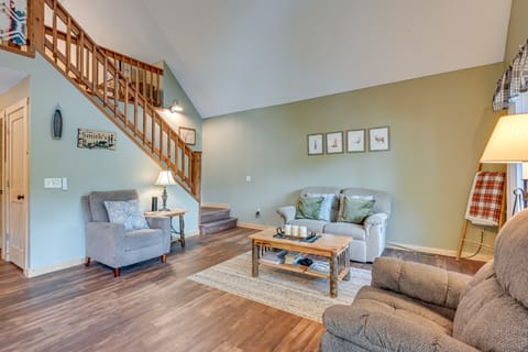 Peaceful Waterfront Cabin on Tittabawassee River! House in Michigan