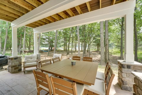 Dock & Yard Games: Lakefront Michigan Getaway! House in Michigan