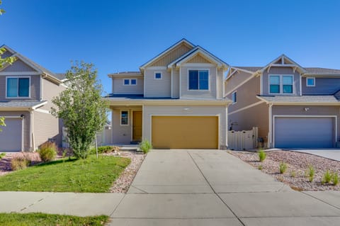 10 Mi to DIA: Family Home w/ Yard! House in Commerce City