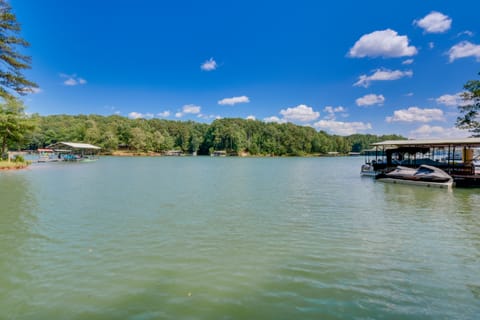 Lakefront Fair Play Vacation Rental, Pets Welcome! House in Lake Hartwell