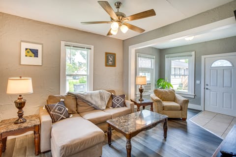 Lakefront Mound Getaway: Near Snowmobiling Trails! House in Mound