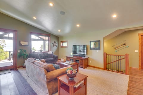 ‘Flathead Lake Base Camp’ in Somers: Lake View! House in Flathead Lake