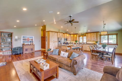 ‘Flathead Lake Base Camp’ in Somers: Lake View! House in Flathead Lake