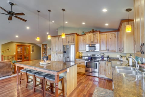 ‘Flathead Lake Base Camp’ in Somers: Lake View! House in Flathead Lake