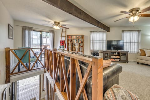 Ruidoso Home w/ Balcony ~ 16 Mi to Ski Apache! Apartment in Ruidoso