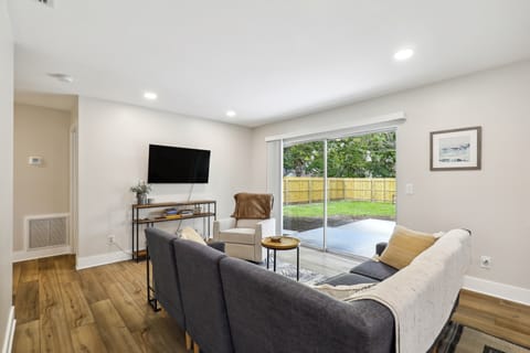 Tampa Vacation Rental ~ 3 Mi to Downtown! House in Tampa