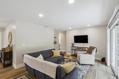 Tampa Vacation Rental ~ 3 Mi to Downtown! House in Tampa