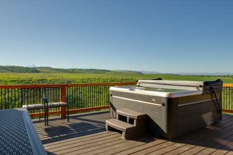 23 Mi to Targhee Skiing: Felt Cabin w/ Hot Tub! House in Idaho