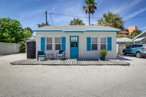Steps to Seawall: Cozy Indian Rocks Beach Cottage Cottage in Indian Rocks Beach