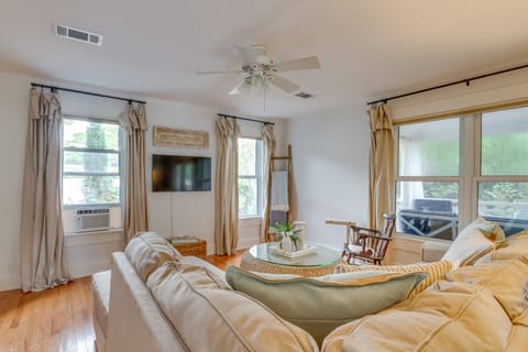 Pensacola Paradise: Furnished Deck & Gas Grill! House in Pensacola