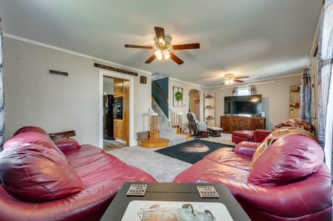 Cozy Iowa Getaway w/ Patio & Fenced-In Yard! House in Iowa