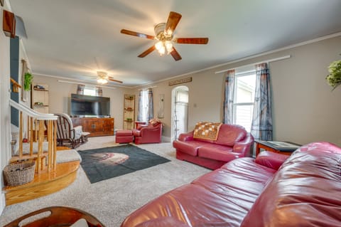 Cozy Iowa Getaway w/ Patio & Fenced-In Yard! House in Iowa