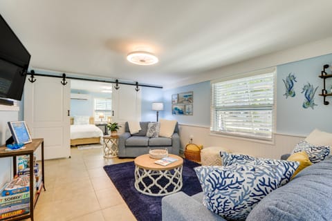 2 Mi to Bradenton Beach: Water-View Home w/ BBQ House in Cortez