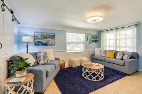 2 Mi to Bradenton Beach: Water-View Home w/ BBQ House in Cortez