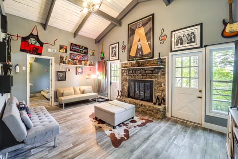 Beech Mountain Home w/ Fire Pit < 1 Mi to Skiing! Apartment in Beech Mountain