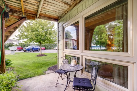 Canandaigua Lake Romantic Getaway w/ Boat Slip! Apartment in Canandaigua Lake