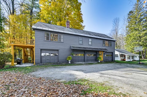 Ambient Manchester Village Abode w/ Deck & Pond! Apartment in Vermont