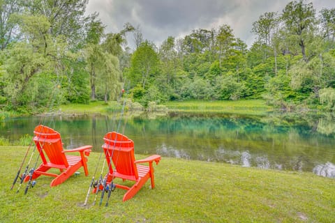 Ambient Manchester Village Abode w/ Deck & Pond! Apartment in Vermont