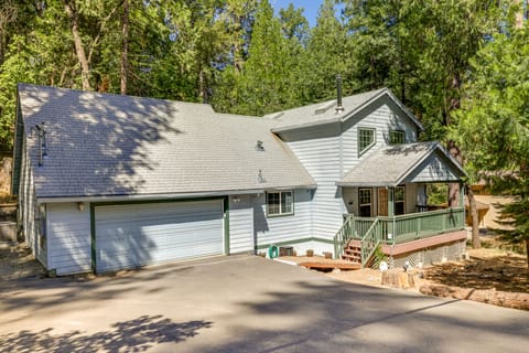 Near Dtwn: Twain Harte Home w/ Furnished Deck! House in Twain Harte