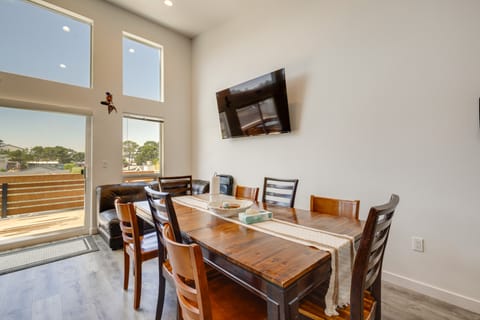 Lincoln City Vacation Home Near Beaches + Casinos House in Devils Lake