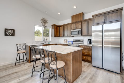 Lincoln City Vacation Home Near Beaches + Casinos House in Devils Lake