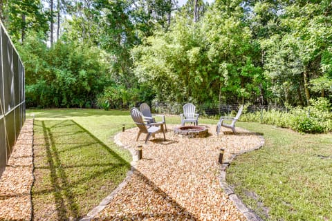 Beach Gear & Fire Pit: Palm Coast Group Escape House in Palm Coast