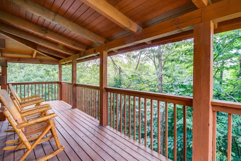 Sevierville Cabin w/ Wraparound Deck + Lake Access House in Douglas Lake