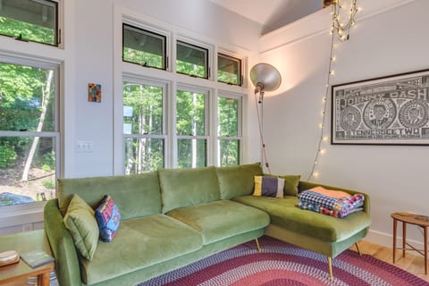 Pet-Friendly Studio w/ Views in Spruce Pine! Apartment in Mitchell County