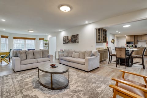 Hot Tub + Lake Access: Spacious Tobyhanna Home House in Coolbaugh Township