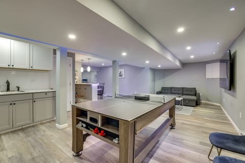 Hot Tub + Lake Access: Spacious Tobyhanna Home House in Coolbaugh Township