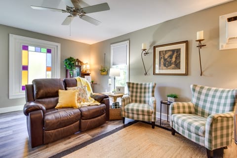 Updated Cotter Cottage: Walk to White River! Cottage in Cotter